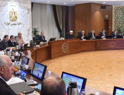 رئيس الوزراء يُشيد بافتتاح مجمع مصانع إنتاج الكوارتز بالعين السخنة