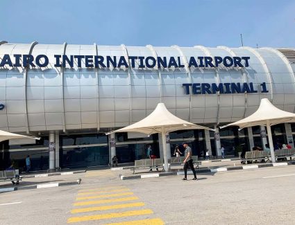 مطار القاهرة يحبط 4 عمليات تهريب لأجانب ومصريين