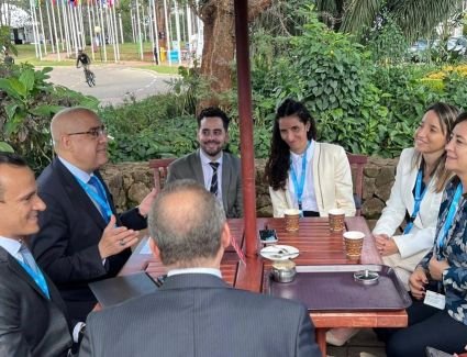 وزير الإسكان يعرض التجربة العمرانية المصرية على نائبة وزير الأراضي والتنمية الأرجنتيني