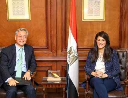 وزارة التعاون الدولي والسفارة الكورية توقعان اتفاق تمويل تنموي لتوريد 40 وحدة قطار لمترو أنفاق القاهرة الكبرى