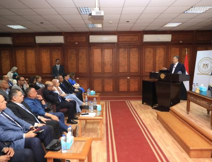 "عيسي" يعقد الملتقى الثالث للقيادات العليا والوسطى بالوزارة وهيئاتها التابعة