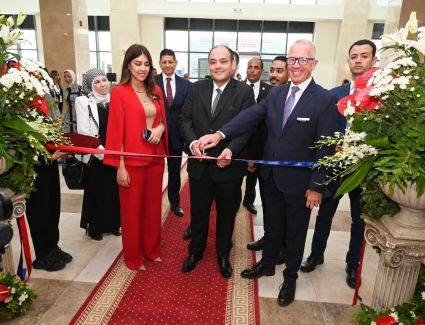 وزير التجارة والصناعة يفتتح معرض "بيج 5" لمواد البناء والتشييد في نسخته الخامسة 