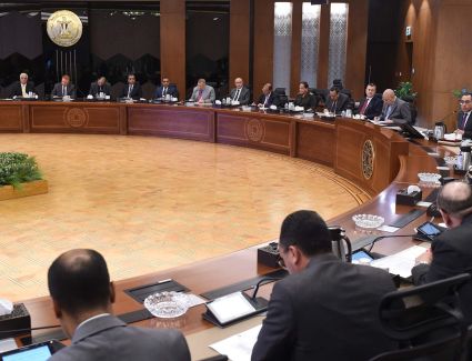 رئيس الوزراء يتابع جهود دفع الحركة السياحية في "طابا" و"نويبع"