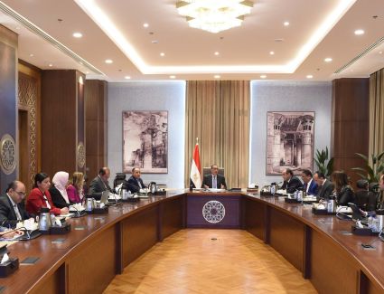 رئيس الوزراء يتابع خطوات تنفيذ برنامج رد الأعباء التصديرية.. وميكنة خطواته