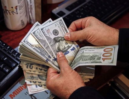 سعر الدولار مقابل الجنيه اليوم الإثنين 24-7-2023