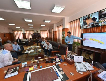 وزير الإسكان يعقد اجتماعا بمقر جهاز "النوبارية الجديدة" لمتابعة سير العمل بمختلف القطاعات