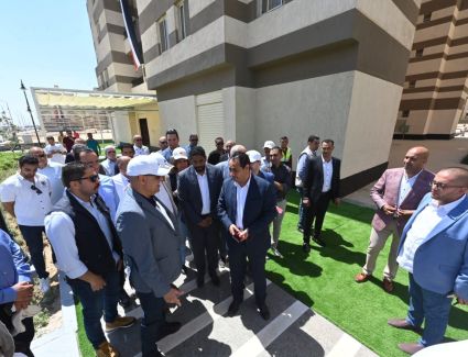 وزير الإسكان يتفقد وحدات المبادرة الرئاسية "سكن كل المصريين" بمدينة حدائق أكتوبر