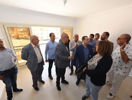 وزير الإسكان يتفقد وحدات المبادرة الرئاسية "سكن كل المصريين" بمدينة 6 أكتوبر