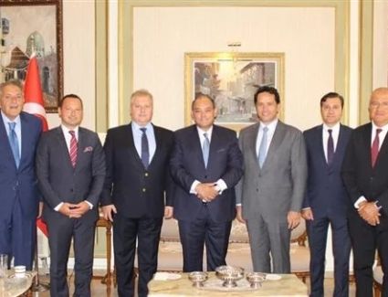 وزير التجارة يبحث مع بيكو مصر خططها الاستثمارية في الأسواق