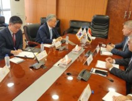 رئيس التنمية الصناعية وسفير كوريا الجنوبية يناقشان فرص التعاون المشترك 