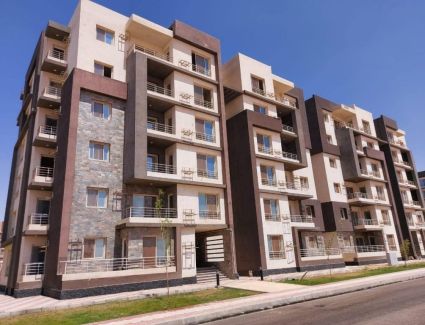 وزير الإسكان يتابع تنفيذ 2064 وحدة سكنية بمبادرة  «سكن كل المصريين» بالسويس 