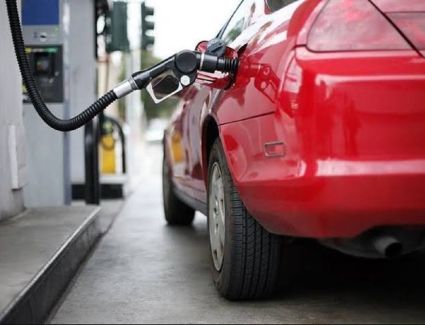 «لو سيارتك بتستهلك بنزين كتير شوية»..  12 إجراءً لتقليل استهلاك وقود السيارة