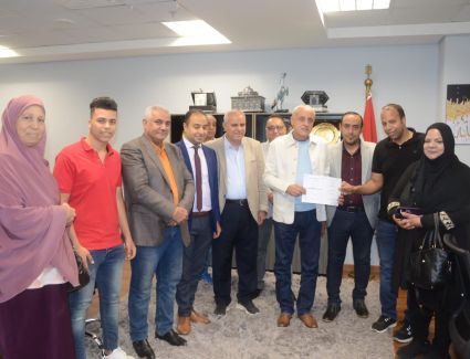 "الإسكان": تسليم أول رخصة بناء بمنطقة السلام المضافة لمدينة الشروق كنتيجة ختامية لأعمال التقنين