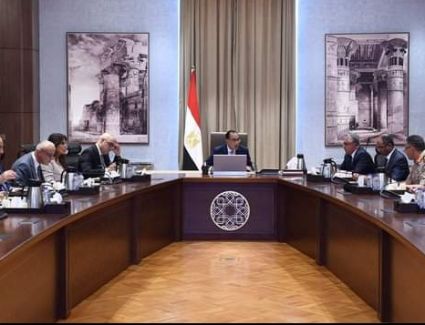 «الوزراء» يستعرض مخططات المرافق بالمنطقة الاقتصادية لقناة السويس 