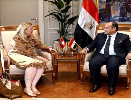 وزير التجارة لنظيرته السويسرية: السوق المصرية يمتلك عددا كبيرا من الفرص الاستثمارية