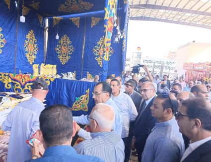 خلال جولته في بورسعيد.. رئيس الوزراء يطمئن على تطبيق مبادرة «خفض أسعار السلع الأساسية»