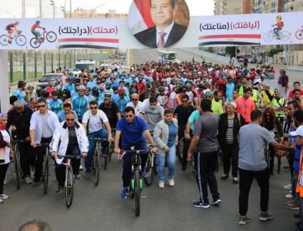 "من محور المحمودية للبشاير".. وزير الرياضة يقود ماراثون للدراجات الهوائية بالإسكندرية
