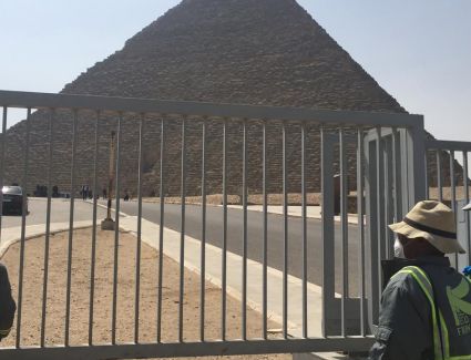 "وزارة السياحة": تم تطهير وتعقيم منطقة آثار الهرم