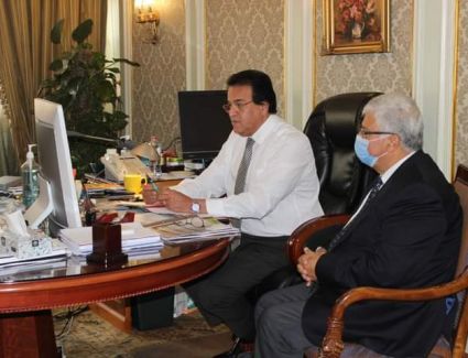 وزير التعليم العالى يلتقى عددًا من العلماء المصريين بالجامعات اليابانية للاستفادة من تخصصاتهم