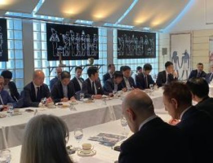 «الاستثمار» يستعرض استراتيجية صناعة السيارات مع كبرى الشركات اليابانية