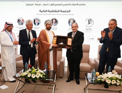 وزير التجارة والصناعة يبحث مع نظيره العماني سبل تعزيز التعاون الاقتصادي المشترك 