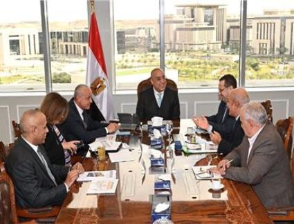 وزير الإسكان يتابع أعمال «شركة التعمير لخدمات الصيانة» بمشروعات الإسكان الاجتماعي ودار مصر