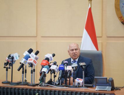 وزير النقل: الرئيس السيسي  وجه بتطوير كافة الموانئ المصرية لتصبح مصر مركزاً عالمياً للتجارة واللوجستيات