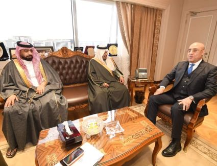 وزير الإسكان يلتقى الأمير خالد بن سعود بن تركى آل سعود لعرض الفرص الاستثمارية المتاحة بالمجالات المختلفة