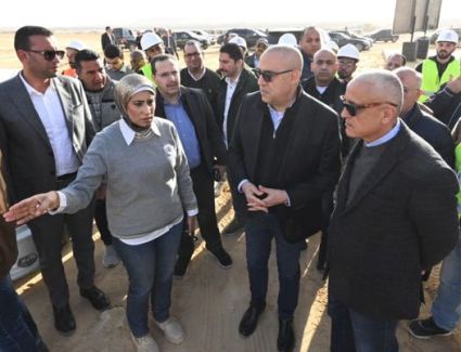 عاجل.. وزير الإسكان: جار الانتهاء من تنفيذ سوق تجارية ومدرسة تعليم أساسى بمدينة السويس الجديد ة