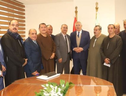 وزير الزراعة يبحث تعزيز دور التعاونيات الزراعية في دعم الفلاح والمزارع المصري