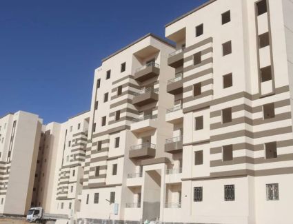 وزير الإسكان يُتابع موقف وحدات المبادرة الرئاسية «سكن لكل المصريين» والموقف الإقليمي الجديد بالعاشر من رمضان
