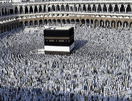 «السياحة» تطالب بمواجهة البرامج الوهمية للعمرة من الكيانات غير الشرعية