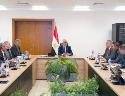 وزير الري يبحث تعزيز التعاون في إزالة التعديات على المجارى المائية وتطوير إجراءات تحرير محاضر المخالفات