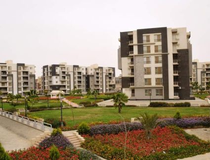 وزير الإسكان يتابع الموقف التنفيذي للمشروعات السكنية بمدينة القاهرة الجديدة