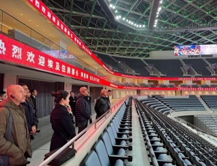 وزير الإسكان يتفقد منطقة الأعمال المركزية والحدائق الأولمبية بمدينة «هانغتشو» الصينية