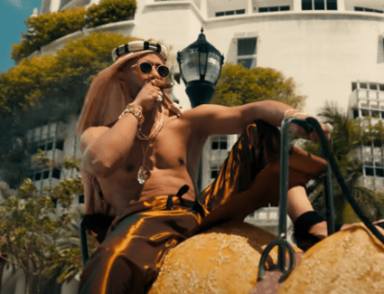 شاهد الفيديو : محمد رمضان يطلق أغنيته الجديدة "عربي" برفقة مساري وفيوتشر