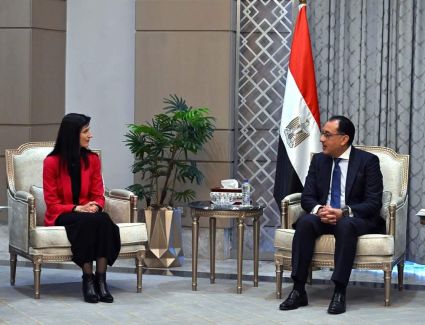 رئيس الوزراء يلتقي نائبة رئيس الوزراء وزيرة خارجية بلغاريا