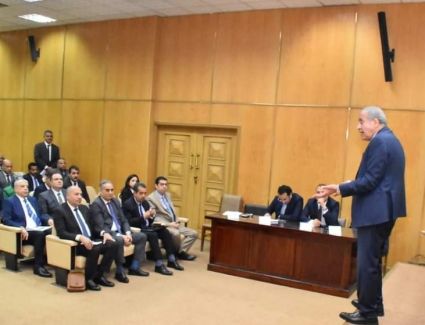 عاجل.. التموين: توجيهات للشركة القابضة للصناعات الغذائية بزيادة ضخ السكر الحر على البطاقة التموينية