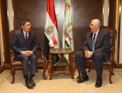 وزير الزراعة يبحث مع سنغافورة التعاون في مجال استنباط أصناف الارز قليل استهلاك المياه والبحوث التطبيقية والاستزراع السمكي