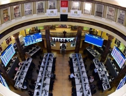 تباين مؤشرات البورصة المصرية بمنتصف تعاملات جلسة الخميس 7 مارس