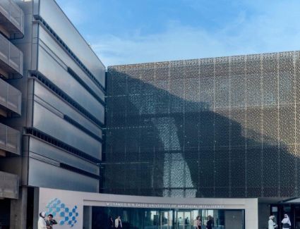 جامعة محمد بن زايد للذكاء الاصطناعي تطلق خمسة نماذج لغوية كبيرة