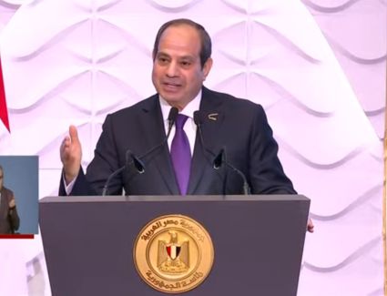 الرئيس السيسي: هناك تكليف إلهي بالعناية بالمرأة وهي الحارس الأمين للهوية المصرية