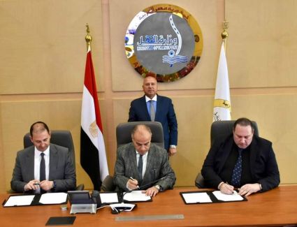 وزير النقل يشهد توقيع تعاون  لإنشاء منطقة صناعية لوجيستية تركية بالمنطقة الإقتصادية بجرجوب