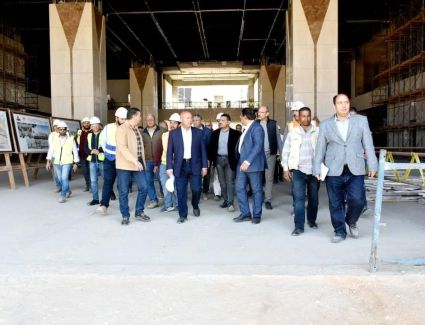 وزير النقل يتابع معدلات تنفيذ  مشروع الخط الأول لشبكة القطار الكهربائي السريع