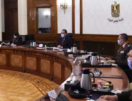 بتكليف من الرئيس.. مدبولي يستعرض الخطوات التنفيذية لتطوير القاهرة التاريخية 