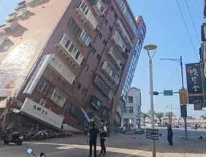 فيديو وصور.. زلزال تايوان الأعنف منذ 25 عاما ومشاهد مروعة لإنهيار المباني وتحذيرات من تسونامي