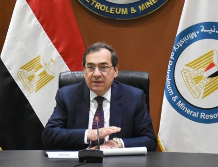 وزير البترول يتابع الموقف التنفيذي للمشروعات البتروكيماوية الجديدة