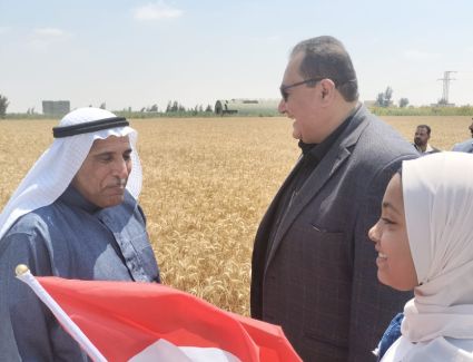 «الزراعة»: افتتاح موسم حصاد القمح في سيناء.. صور