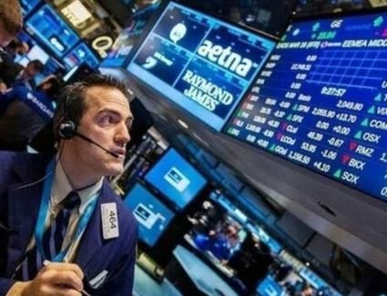 تراجع الأسهم الأمريكية بعد صدور بيانات تباطؤ نمو الاقتصاد