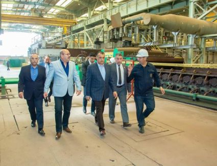  وزير الإنتاج الحربي يتفقد خطوط الإنتاج بشركة أبو زعبل للصناعات الهندسية